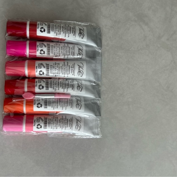 6 Colors Tattoo Magic Color Peel Off Mask Tint Long Lasting Waterproof Lip Gloss - Picture 2 of 2